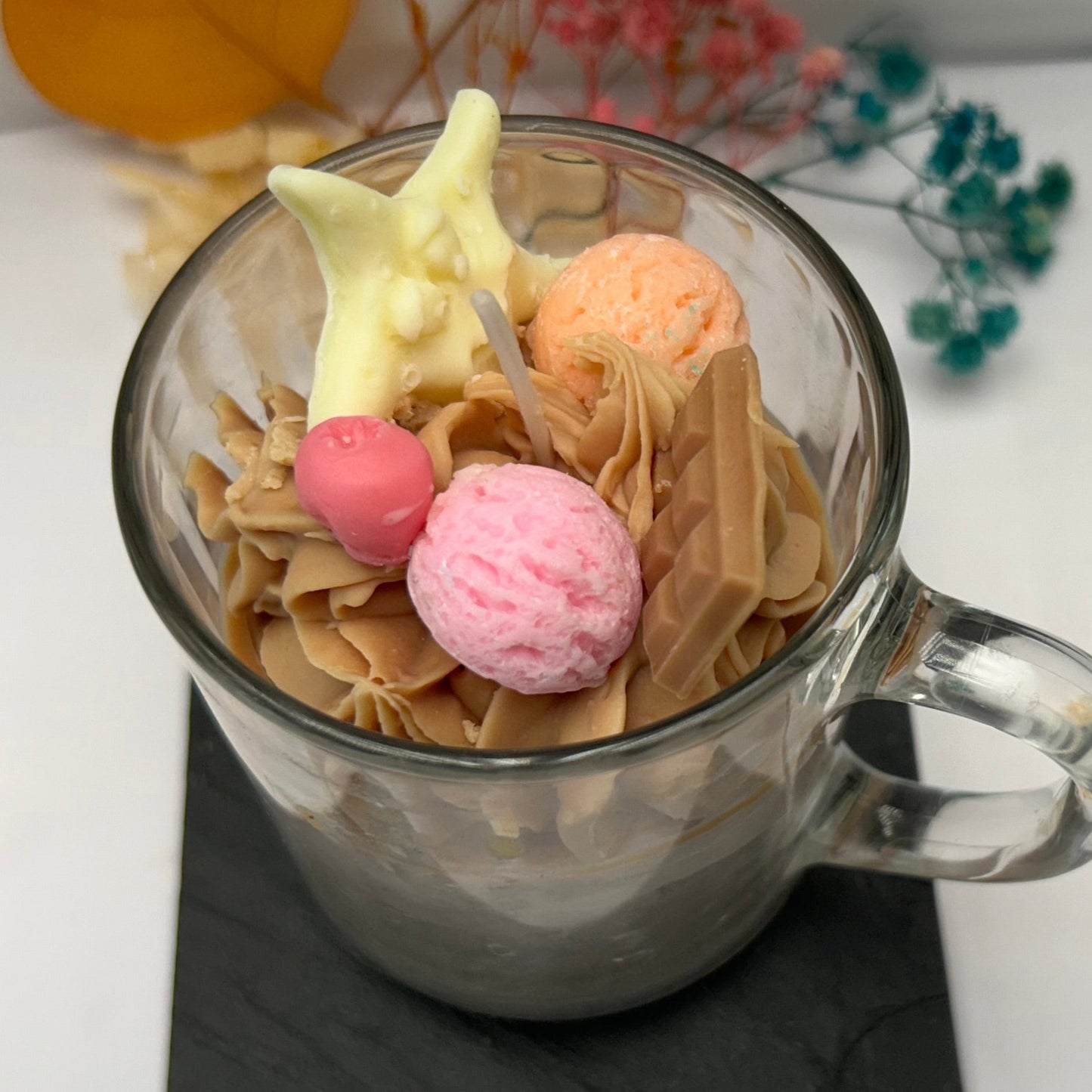 Kerze - Schokobecher mit Eiskugeln